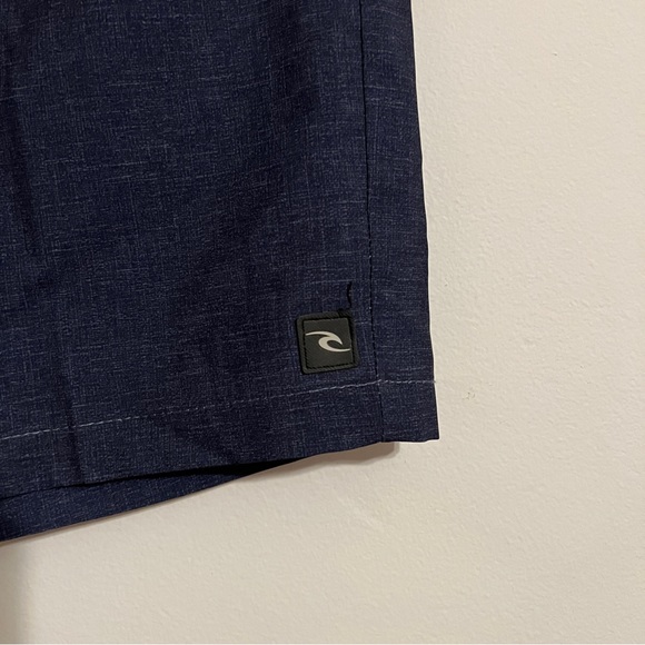 Men’s Rip Curl Boardwalk Board Shorts - In Water or On Land - Picture 5 of 6